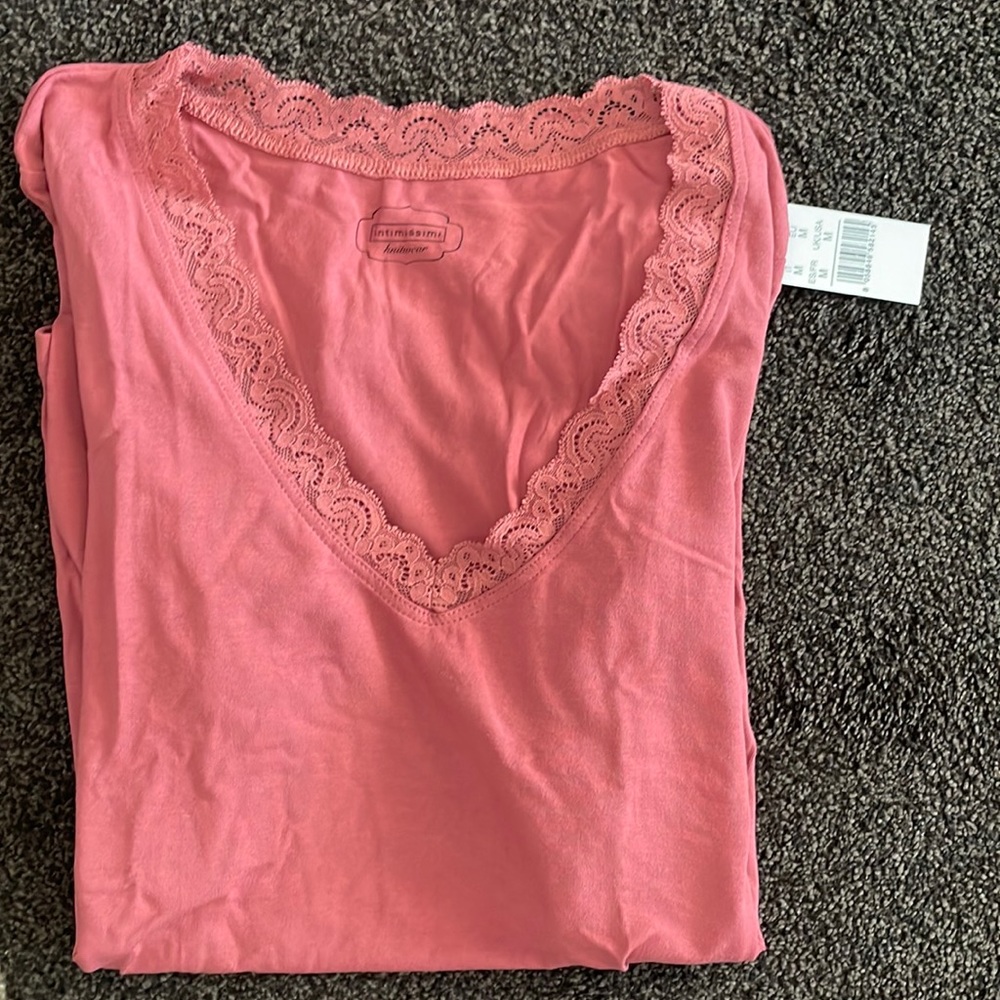 Brand new with tags light weight long sleeve Intimissimi shirt- mauve color